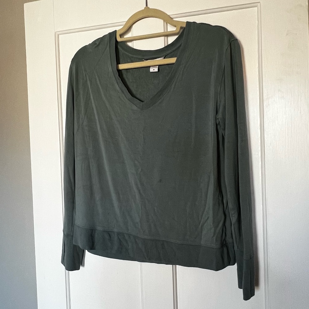 Costal Luxe V Neck sweatshirt